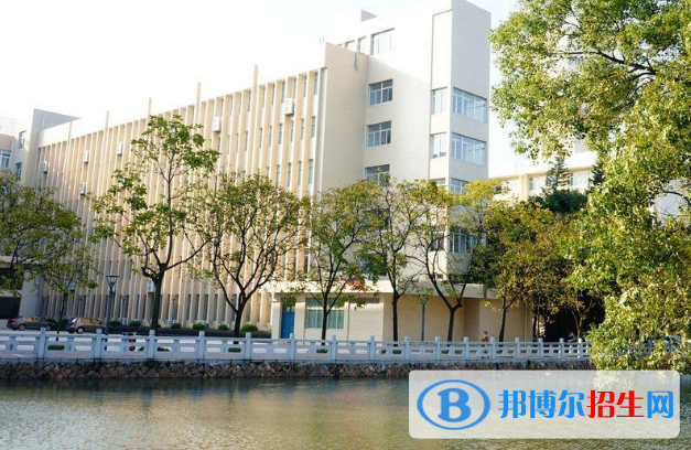 陜西建筑材料工業(yè)學(xué)校2022年招生辦聯(lián)系電話