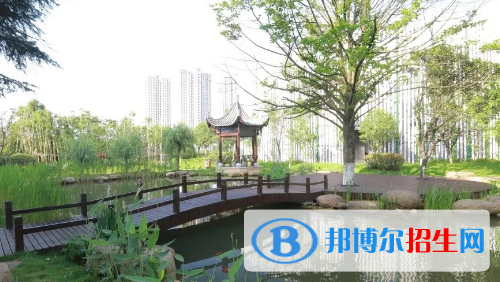 貴州2022年中?？梢钥际裁醋C