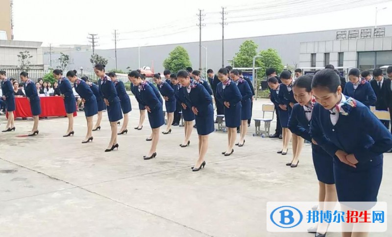蘭州2022年適合女生的航空服務(wù)學(xué)校專業(yè)