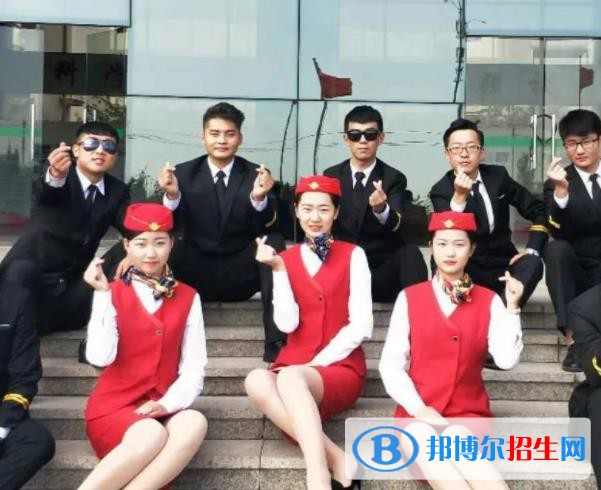 蘭州2022年航空服務(wù)學(xué)校中專升大?？际裁? width=