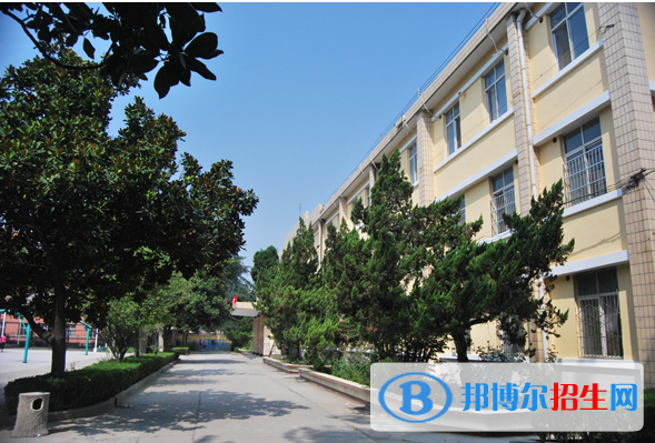 西藍天民航技師學院地址在哪里