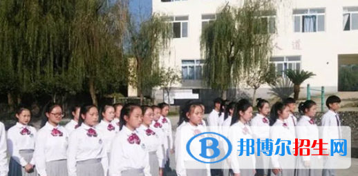 四川蜀都衛(wèi)生學(xué)校2022年學(xué)費(fèi)、收費(fèi)多少