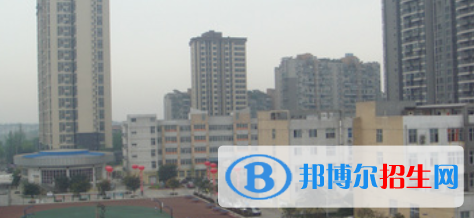 成都2022年去讀計(jì)算機(jī)學(xué)校學(xué)什么對(duì)以后好一點(diǎn)