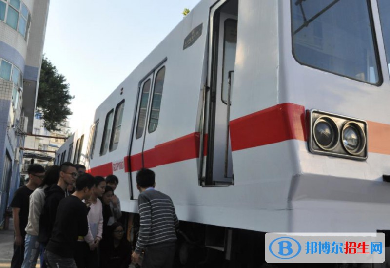 甘肅2022年男生讀什么軌道交通學(xué)校好