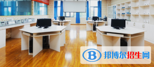 成都2022年男生上什么計算機(jī)學(xué)校好
