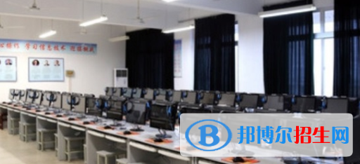 成都2022年男生可以讀計算機(jī)學(xué)校嗎