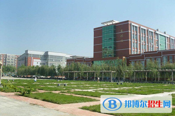 西安藍天科技學校2022年學費，收費多少