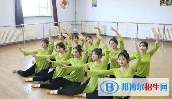 貴陽2022年女生在中專學校學什么好