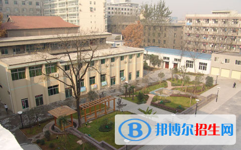 西安藝術(shù)學(xué)校2022年招生辦聯(lián)系電話