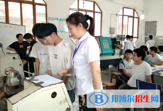 樂山市中區(qū)育賢中等職業(yè)學(xué)校2022年招生錄取分數(shù)線