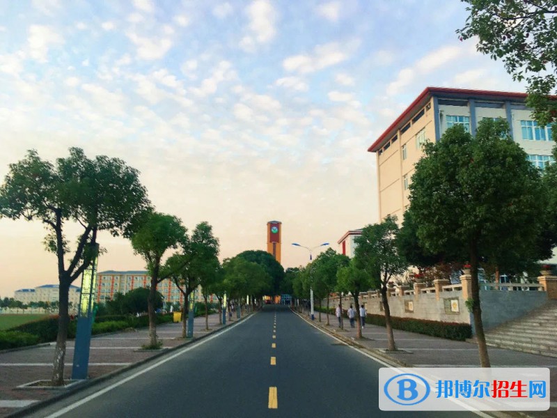 南京六合中等專業(yè)學(xué)校2022年招生辦聯(lián)系電話