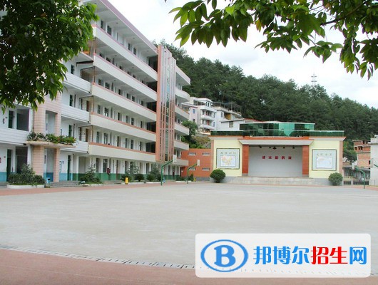 筠連縣城南職業(yè)中學校2022年學費、收費多少