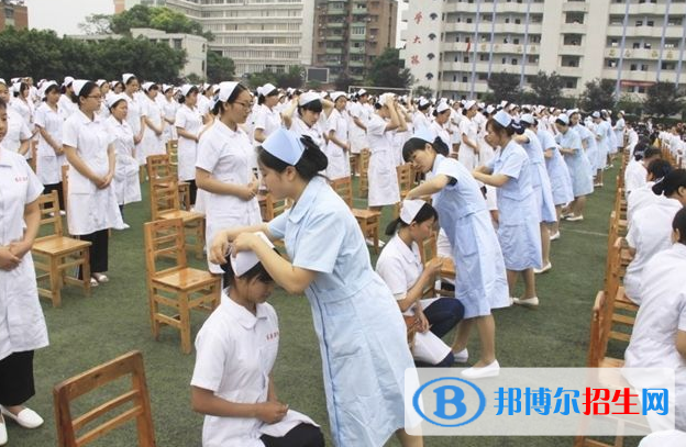 重慶護(hù)士學(xué)校2022年招生辦聯(lián)系電話