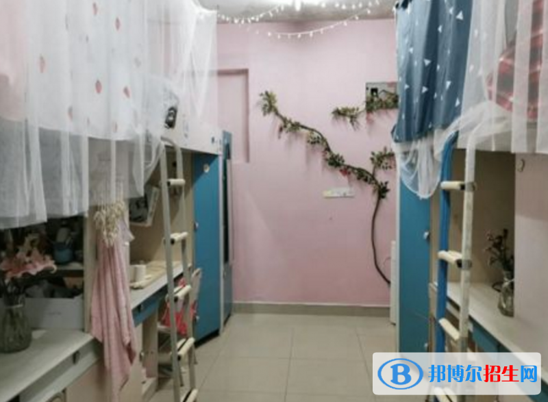 重慶萬(wàn)州現(xiàn)代信息工程學(xué)校2022年宿舍條件