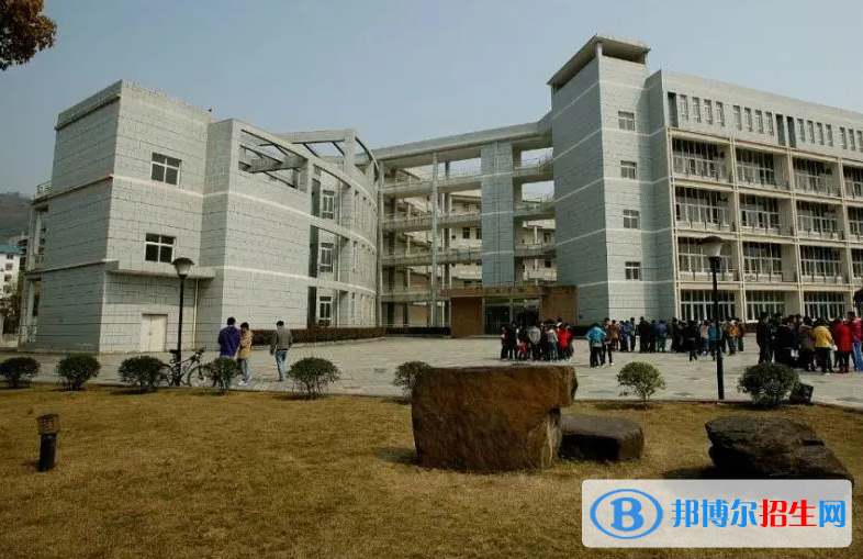 重慶萬州現(xiàn)代信息工程學校2022年報名條件、招生要求、招生對象