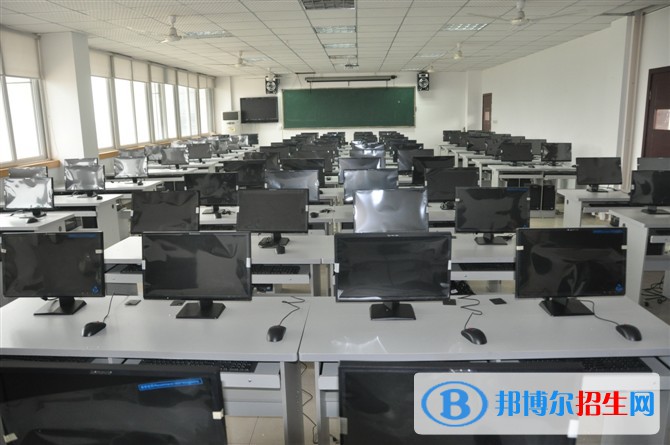 河北2022年現(xiàn)在計算機學(xué)校學(xué)什么專業(yè)好
