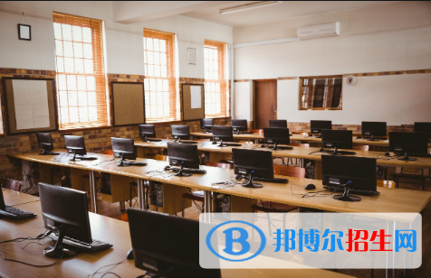 河北2022年現(xiàn)在讀計算機(jī)學(xué)校什么專業(yè)好
