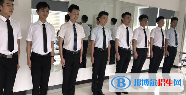 河北2022年男生讀航空服務(wù)學校學什么好