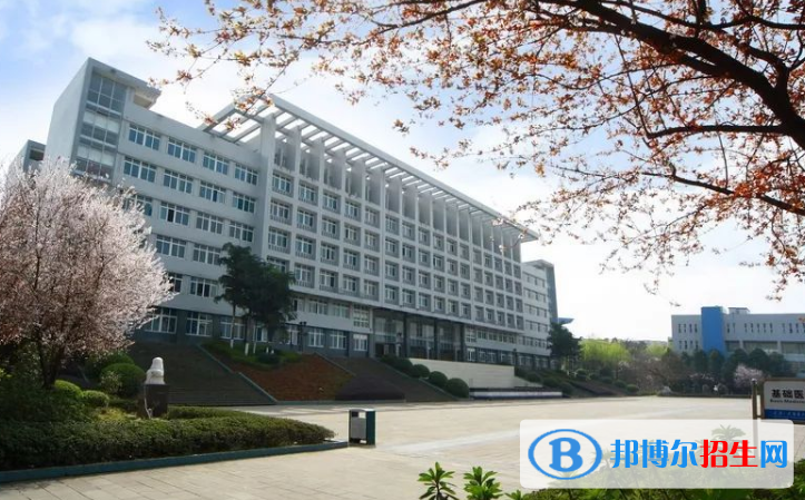 重慶萬州三峽服裝藝術(shù)學(xué)校2022年報名條件、招生要求、招生對象