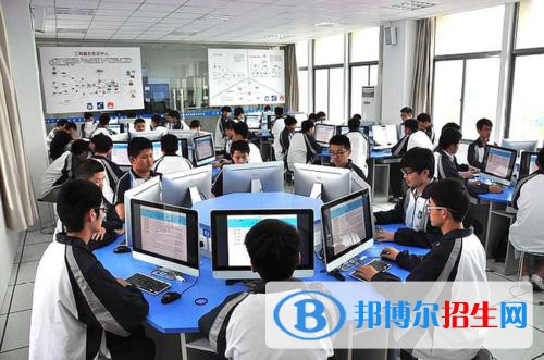 河北2022年男生在計(jì)算機(jī)學(xué)校學(xué)什么好
