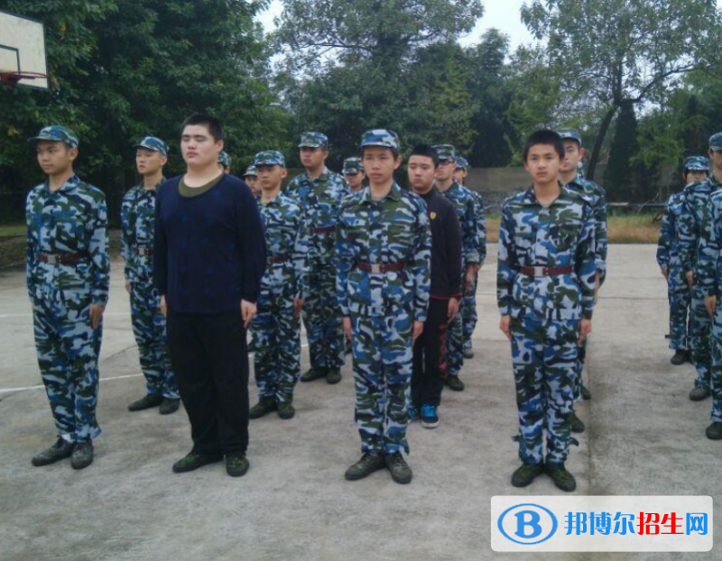 重慶華繡服裝中等專(zhuān)業(yè)學(xué)校2022年報(bào)名條件、招生要求、招生對(duì)象