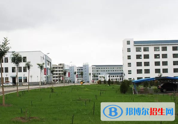 達(dá)州萼山職業(yè)技術(shù)學(xué)校2022年招生辦聯(lián)系電話
