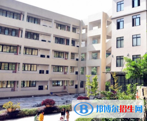 重慶市北部新區(qū)職業(yè)學(xué)校2022年招生辦聯(lián)系電話