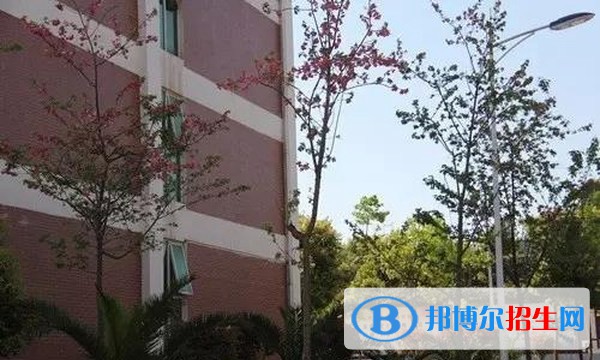 曲靖馬龍縣職業(yè)技術(shù)學(xué)校2022年報名條件。招生要求、招生對象