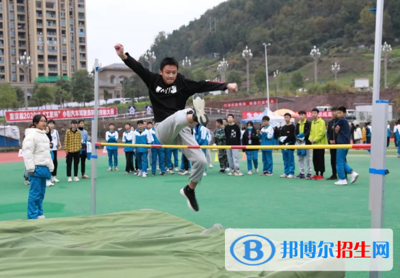 宣漢職業(yè)中專學(xué)校2022年報名條件、招生要求、招生對象