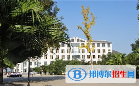 東興區(qū)東方科技職業(yè)技術(shù)學(xué)校2022年學(xué)費(fèi)、收費(fèi)多少 