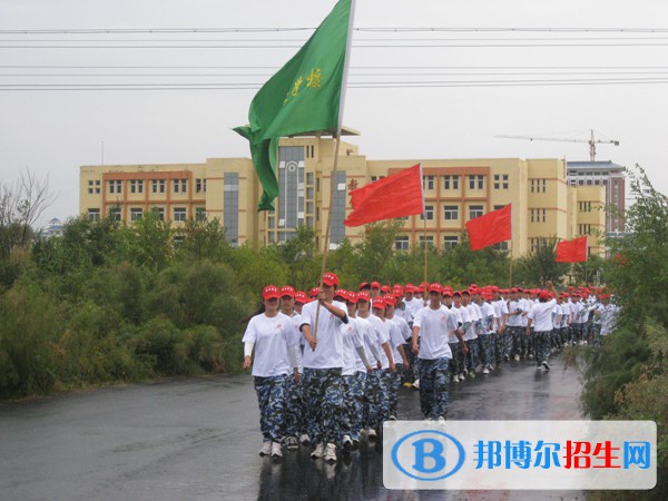 河北2022年讀航空服務(wù)學(xué)校一年要多少錢