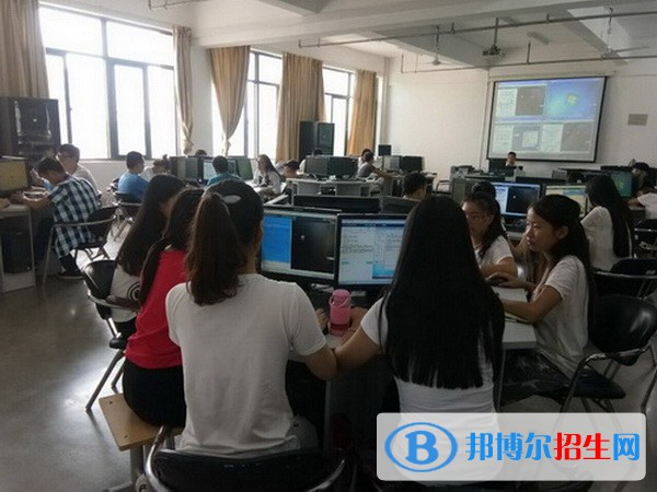 河北2022年讀計算機學校學什么好