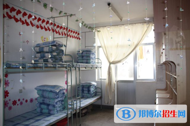 威遠(yuǎn)縣泰來職業(yè)技術(shù)學(xué)校2022年宿舍條件 