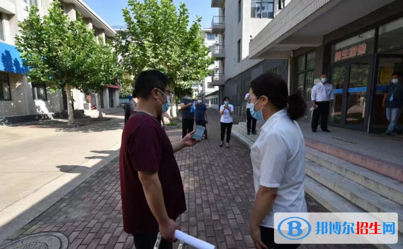 連云港工貿學校2022年招生聯(lián)系電話