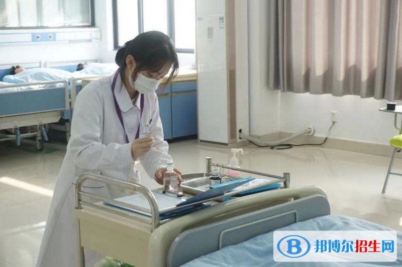 連云港中醫(yī)藥高等職業(yè)技術(shù)學(xué)校2022年招生辦聯(lián)系電話