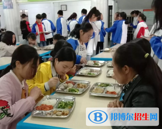 萬源職業(yè)高級中學2022年宿舍條件