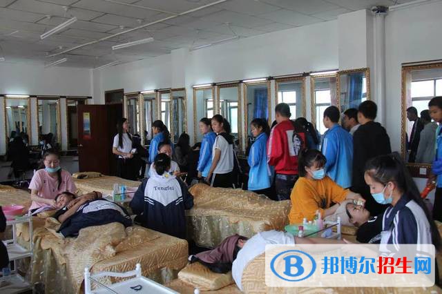 敦煌藝術(shù)旅游中等專業(yè)學(xué)校2022年報名條件、招生要求、招生對象