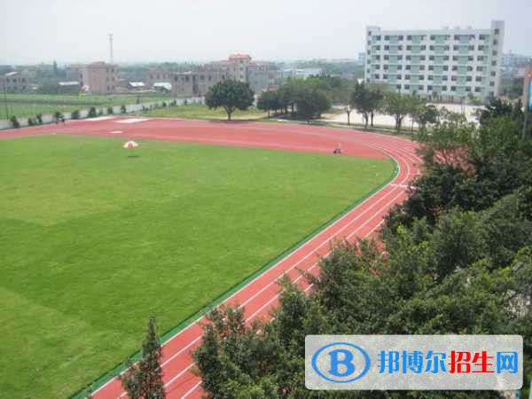 內(nèi)江市第二職業(yè)中學(xué)2022年學(xué)費(fèi)、收費(fèi)多少