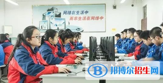 成都2022年什么計(jì)算機(jī)學(xué)校比較好就業(yè)