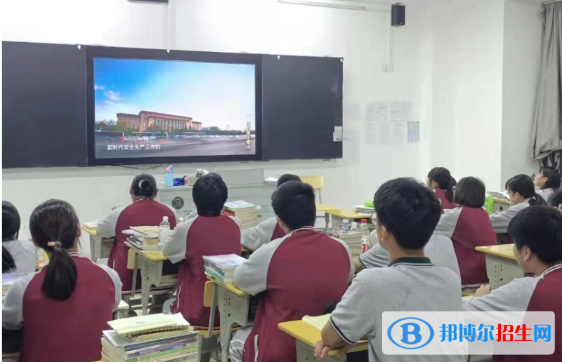 南京醫(yī)藥中等專業(yè)學(xué)校2022年報名條件、招生要求、招生對象