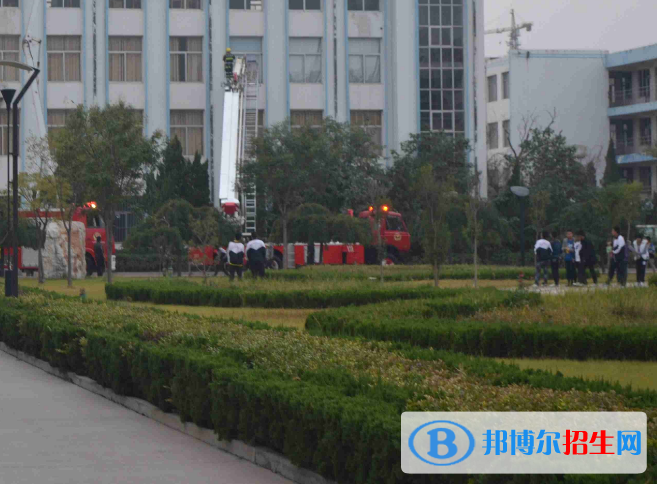 重慶聯(lián)合技工學(xué)校2022年招生辦聯(lián)系電話