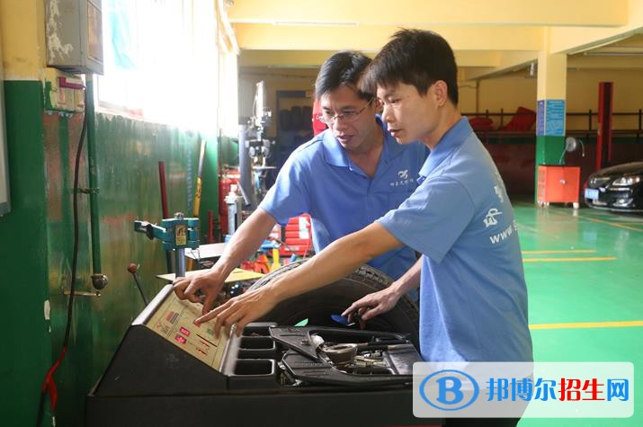 甘肅2022年適合男生的汽修學(xué)校專業(yè)