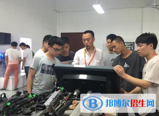 甘肅2022年現(xiàn)在汽修學(xué)校學(xué)什么專業(yè)好