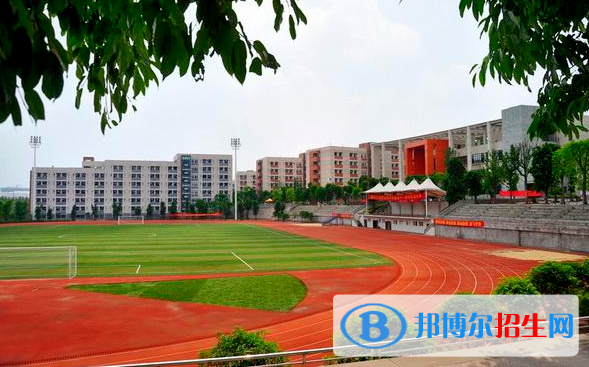 重慶市青山工業(yè)技工學(xué)校2022年招生辦聯(lián)系電話