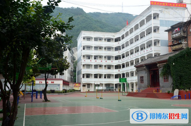 石家莊現(xiàn)代醫(yī)學(xué)中等專業(yè)學(xué)校2022年學(xué)費(fèi)、收費(fèi)多少