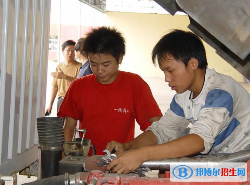 蘭州2022年初中生報什么汽修學校最好