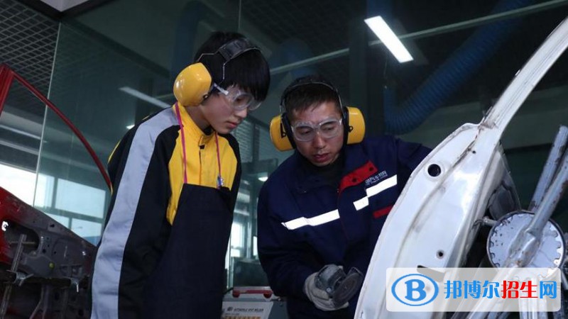 蘭州2022年初中生考什么汽修學(xué)校