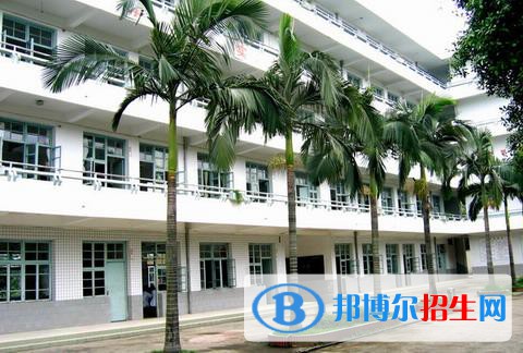 昆明高級(jí)技工學(xué)校2022年學(xué)費(fèi)、收費(fèi)多少