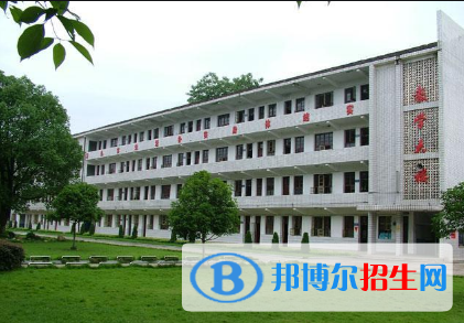 武邑奮飛職業(yè)技術中等專業(yè)學校2022年招生辦聯(lián)系電話