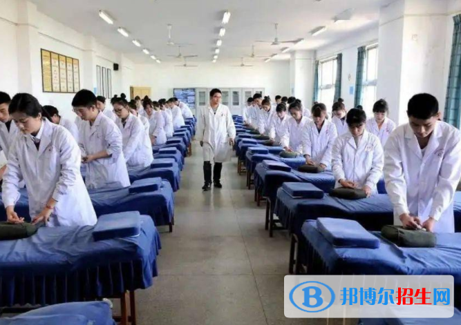 重慶2022年護(hù)理學(xué)校讀什么專業(yè)有前途
